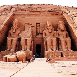 【世界遺産】アブ・シンベル神殿。ギザのピラミッドと並ぶエジプトの至宝とは?