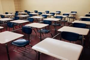 高中是high school,高考可就别说high exam了!